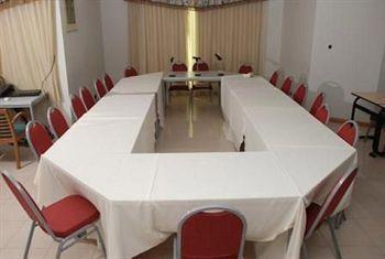 Le Baron Hotel Accra Exterior photo