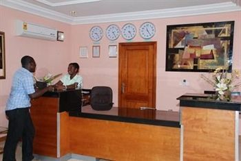 Le Baron Hotel Accra Exterior photo